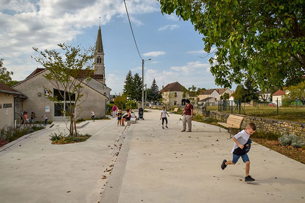 Le Parvis des Ecoles