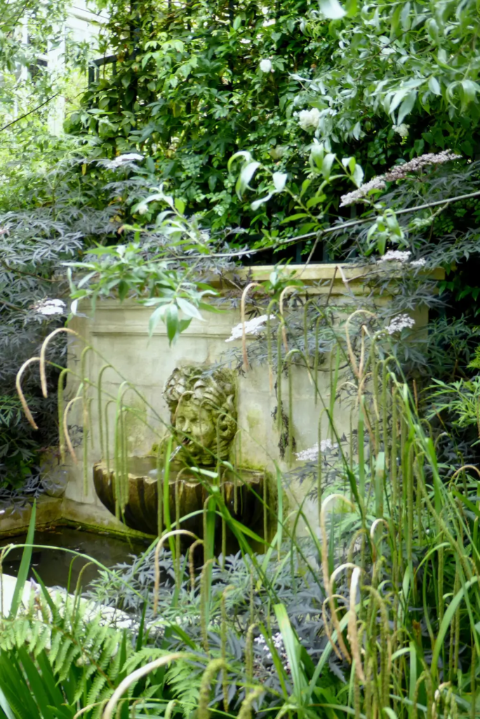 6- Jardin parisien-Paris