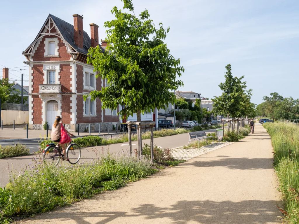 Berges-de-la-Reculee-03